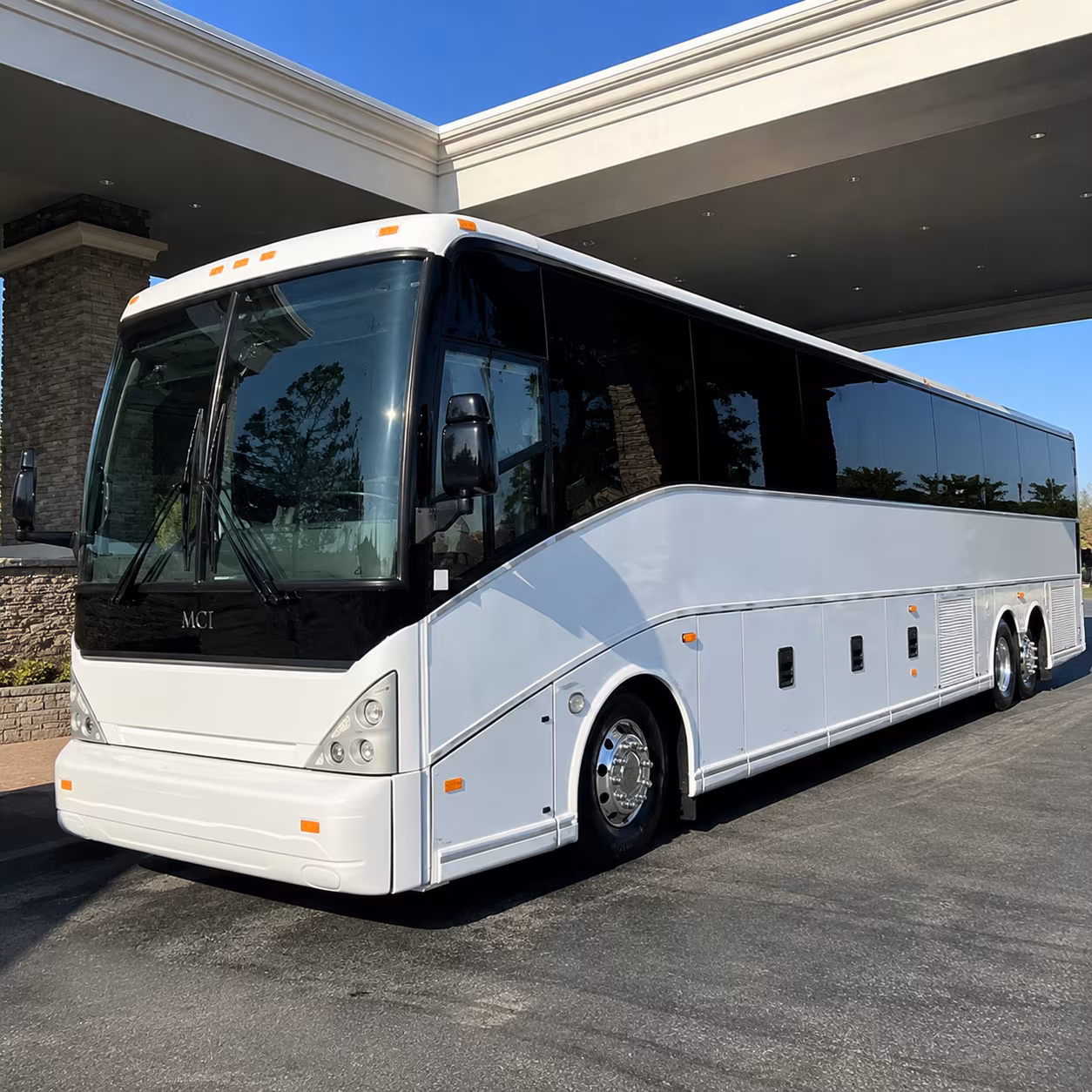 busrentallakeforest com can handle airport runs for corporate groups retreats and large parties