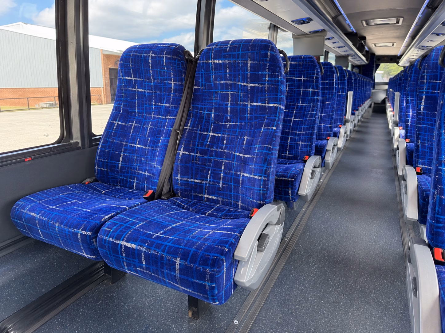 how the type of bus changes the price in lake forest california