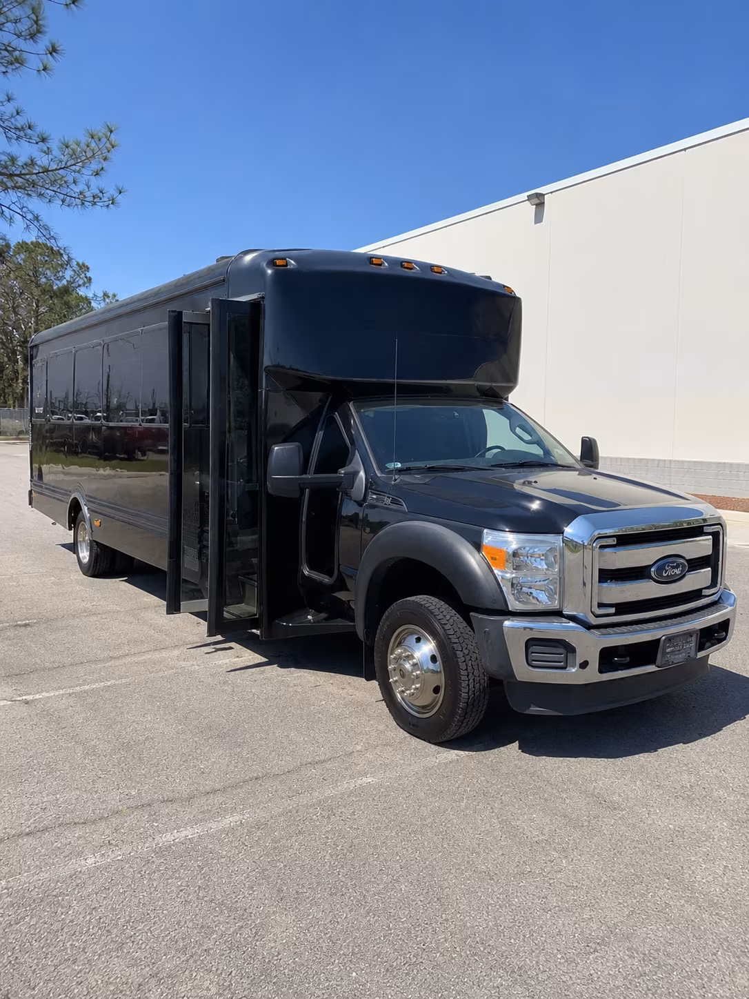 party buses for concert nights out from lake forest